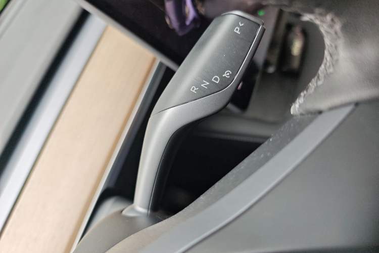 Used Tesla Model Y 2021 Standard Range Rear-Wheel Drive Version Gear Lever