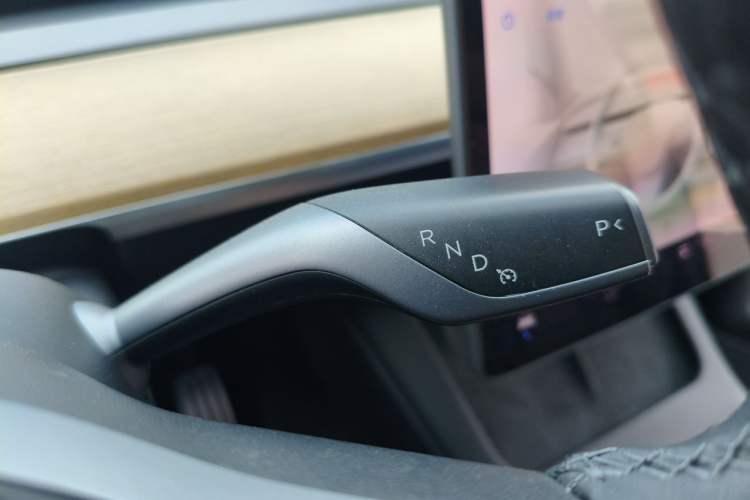 Used Tesla Model Y 2021 Performance High-Performance All-Wheel-Drive Version Gear Lever