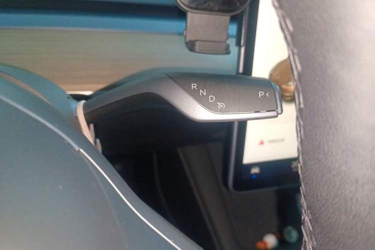 Used Tesla Model Y 2021 Long-Range All-Wheel-Drive Version 3D7 Gear Lever