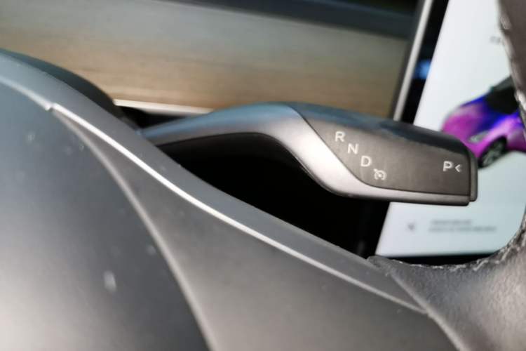 Used Tesla Model Y 2021 Long-Range All-Wheel-Drive Version 3D7 Gear Lever