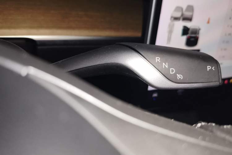 Used Tesla Model Y 2021 Long-Range All-Wheel-Drive Version Gear Lever