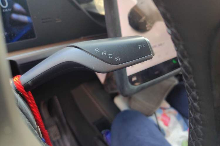 Used Tesla Model Y 2021 Long-Range All-Wheel-Drive Version 3D7 Gear Lever
