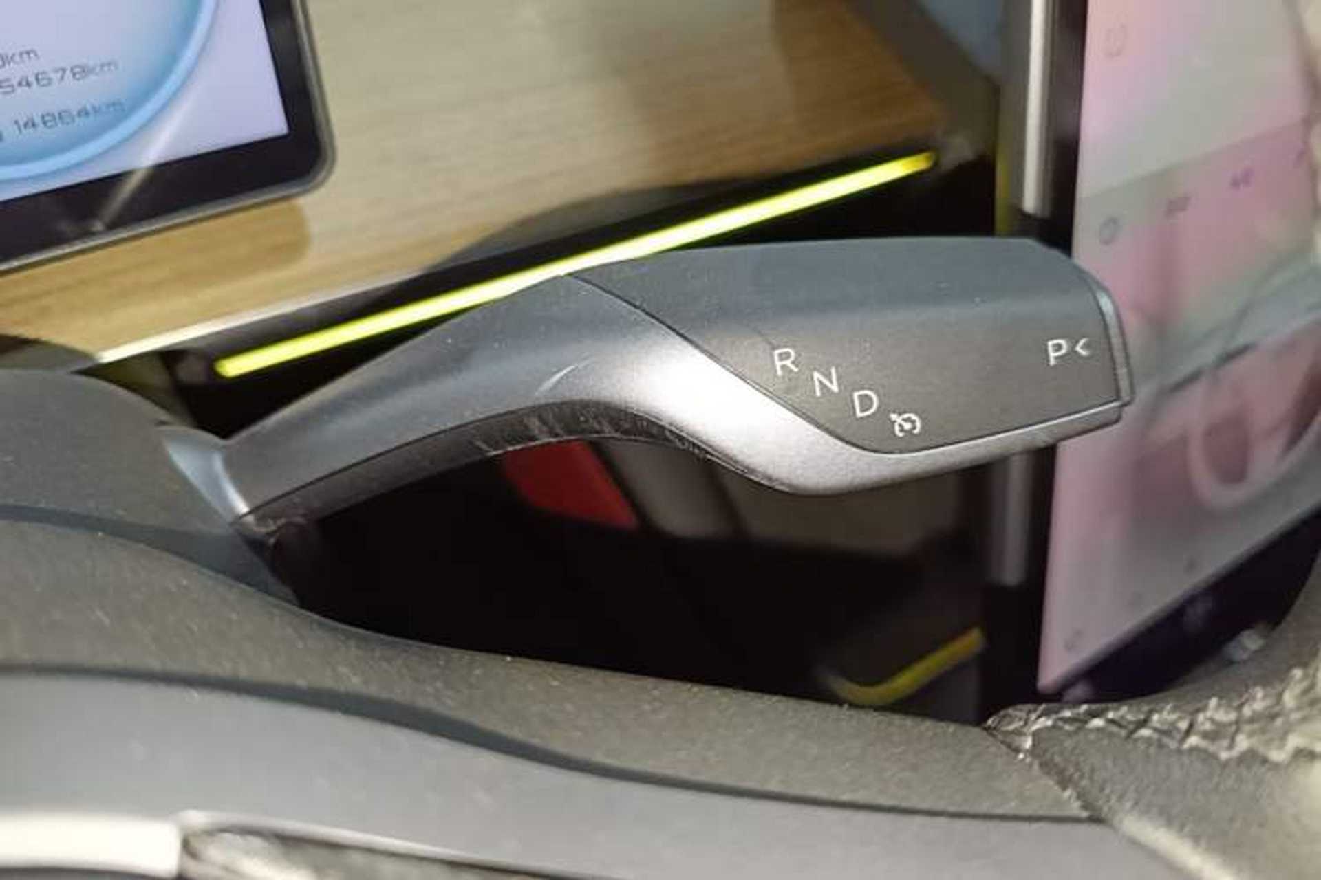 Used Tesla Model Y 2021 Performance High-Performance All-Wheel-Drive Version Gear Lever