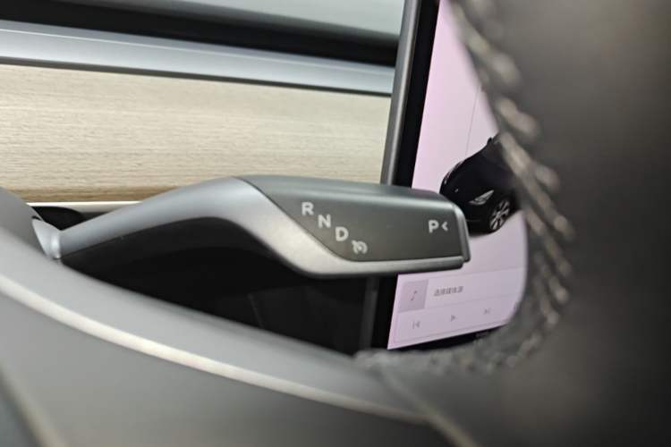 Used Tesla Model Y 2021 Long-Range All-Wheel-Drive Version Gear Lever