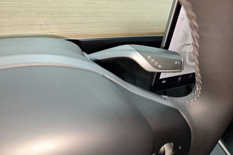 Used Tesla Model Y 2021 Long-Range All-Wheel-Drive Version 3D7 Gear Lever
