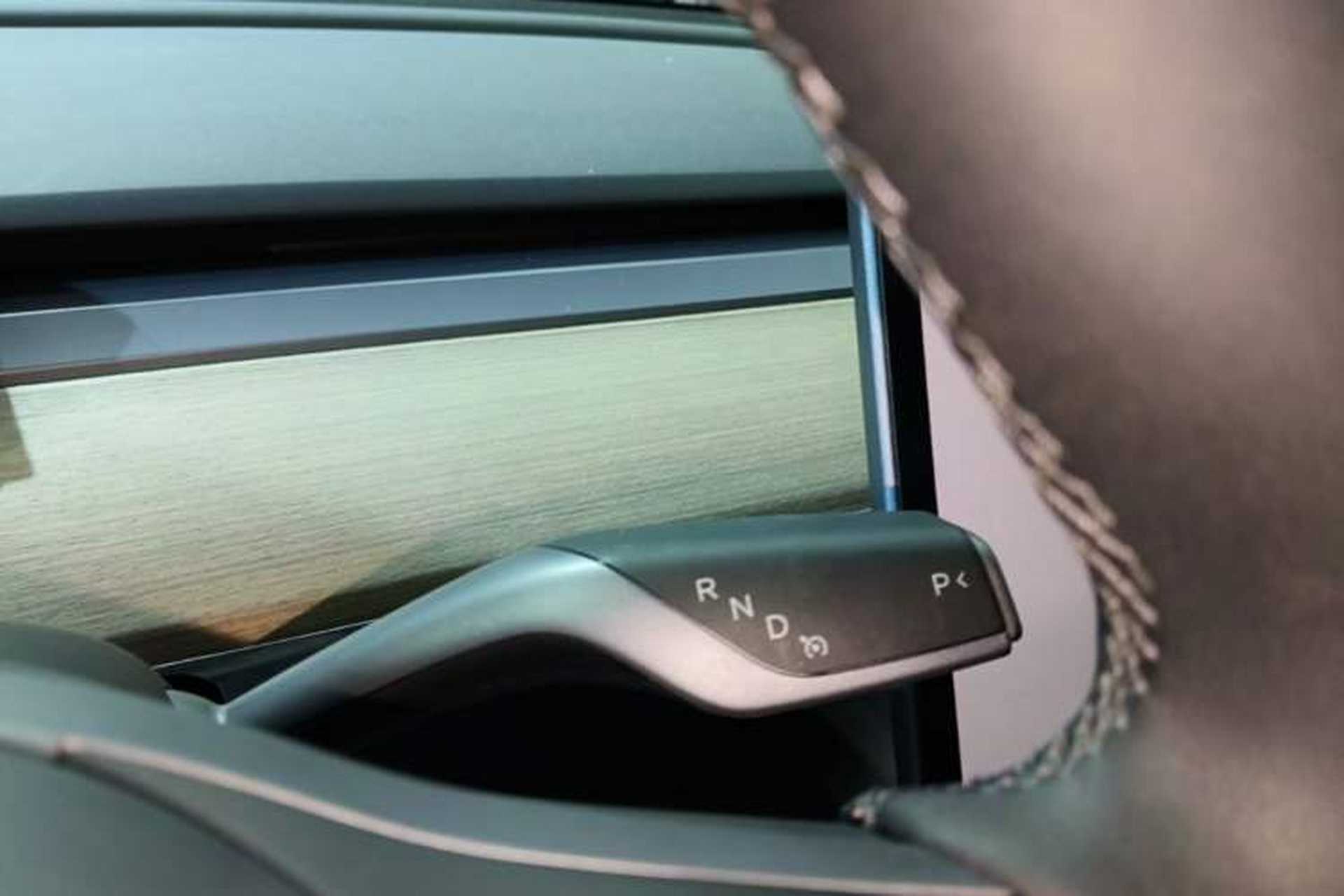 Used Tesla Model Y 2021 Performance High-Performance All-Wheel-Drive Version Gear Lever