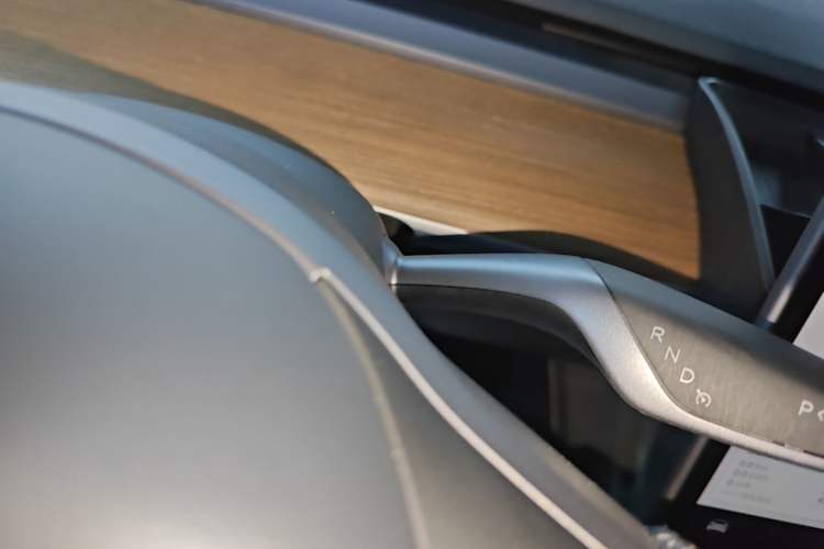Used Tesla Model Y 2021 Long-Range All-Wheel-Drive Version Gear Lever
