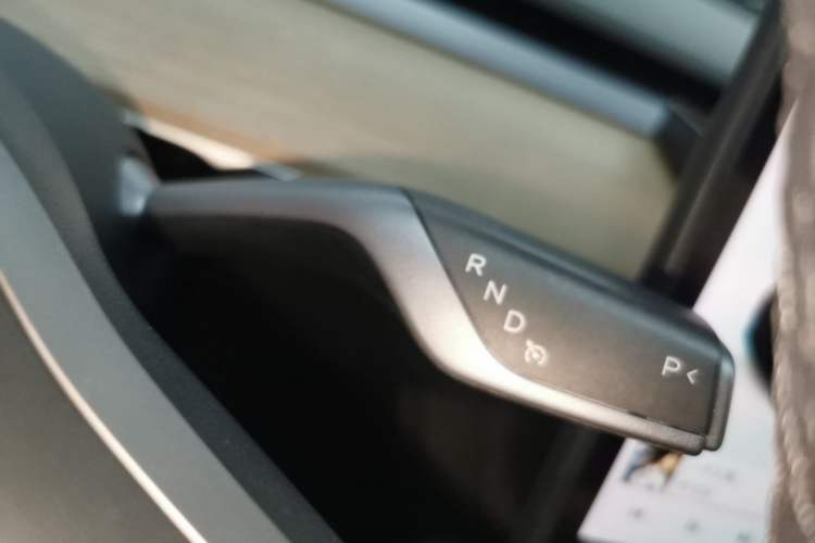 Used Tesla Model Y 2021 Long-Range All-Wheel-Drive Version 3D7 Gear Lever