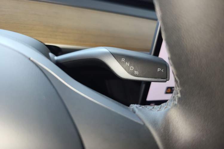Used Tesla Model Y 2021 Standard Range Rear-Wheel Drive Version Gear Lever