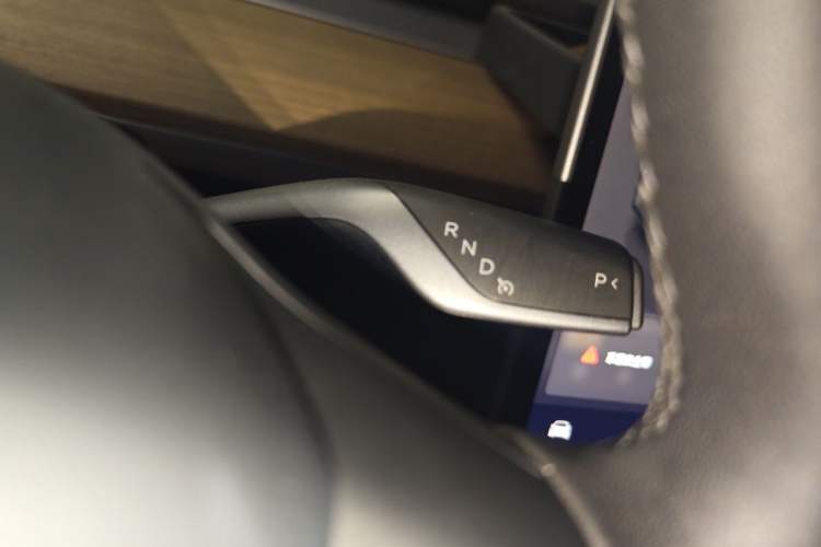 Used Tesla Model Y 2021 Performance High-Performance All-Wheel-Drive Version Gear Lever