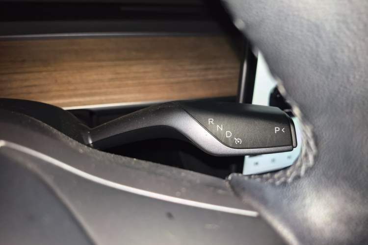 Used Tesla Model Y 2021 Standard Range Rear-Wheel Drive Version Gear Lever