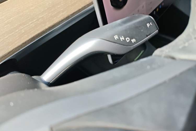 Used Tesla Model Y 2021 Standard Range Rear-Wheel Drive Version Gear Lever