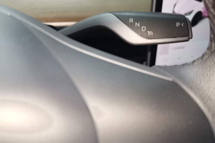 Used Tesla Model Y 2021 Long-Range All-Wheel-Drive Version 3D7 Gear Lever
