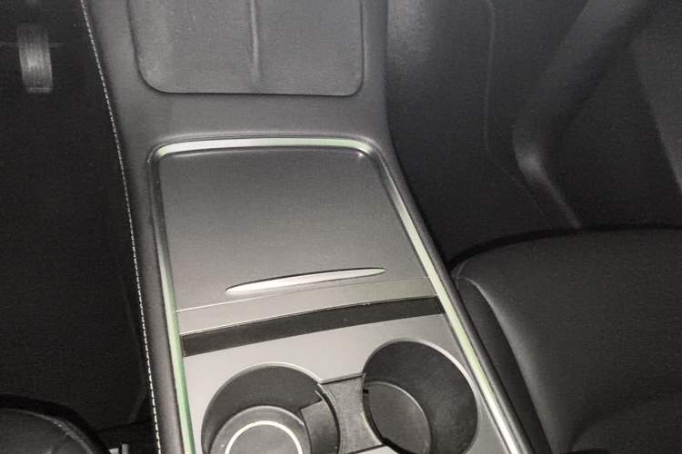 Used Tesla Model Y 2021 Long-Range All-Wheel-Drive Version 3D7 Gear Lever