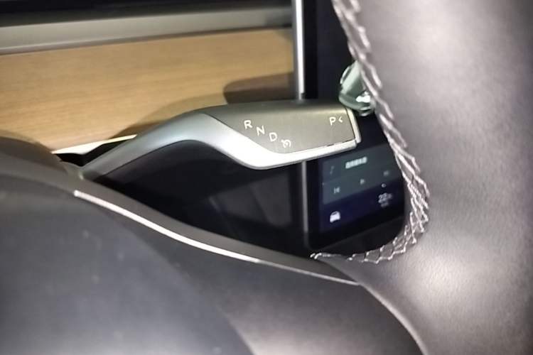 Used Tesla Model Y 2021 Long-Range All-Wheel-Drive Version Gear Lever
