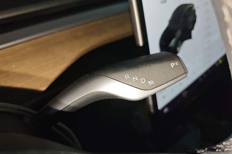Used Tesla Model Y 2021 Long-Range All-Wheel-Drive Version 3D7 Gear Lever