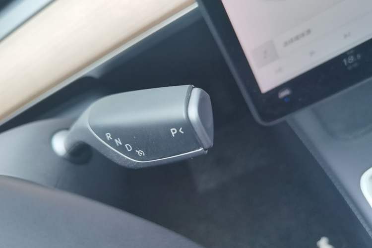 Used Tesla Model Y 2021 Long-Range All-Wheel-Drive Version 3D7 Gear Lever