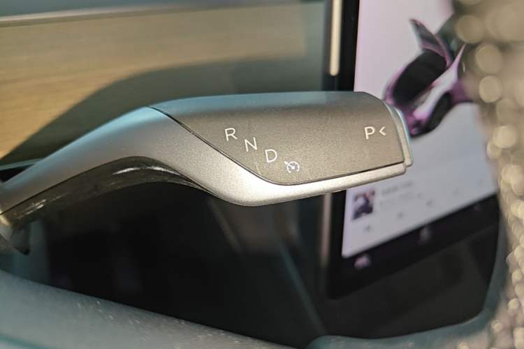 Used Tesla Model Y 2021 Long-Range All-Wheel-Drive Version 3D7 Gear Lever
