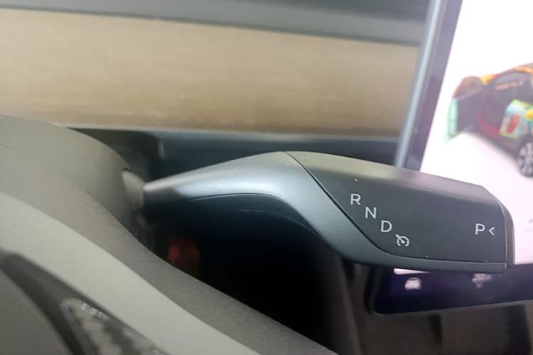 Used Tesla Model Y 2021 Long-Range All-Wheel-Drive Version 3D7 Gear Lever