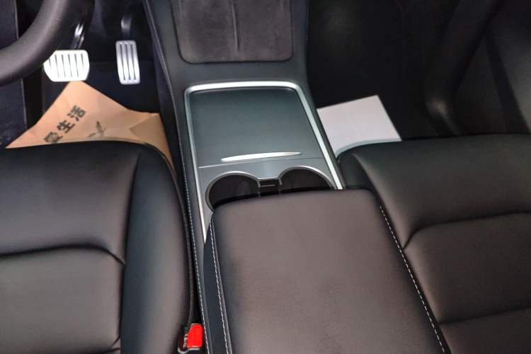 Used Tesla Model Y 2021 Performance High-Performance All-Wheel-Drive Version Gear Lever