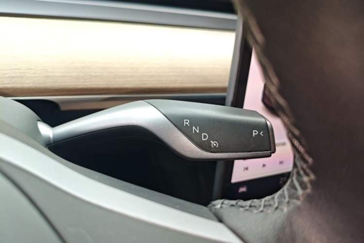 Used Tesla Model Y 2021 Standard Range Rear-Wheel Drive Version Gear Lever