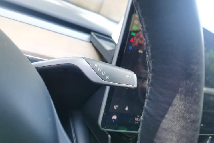 Used Tesla Model Y 2021 Long-Range All-Wheel-Drive Version 3D7 Gear Lever