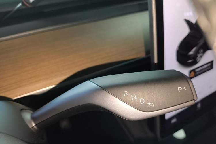 Used Tesla Model Y 2021 Long-Range All-Wheel-Drive Version 3D7 Gear Lever