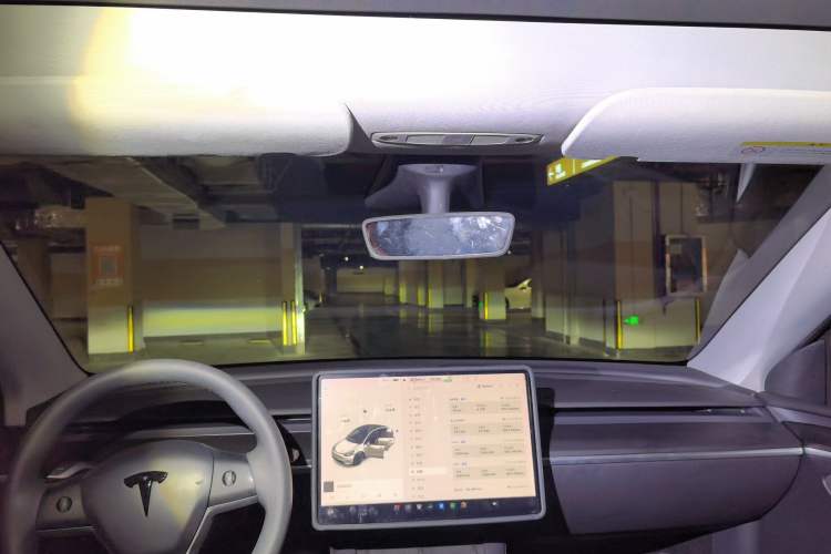 Used Tesla Model Y 2021 Standard Range Rear-Wheel Drive Version Headliner
