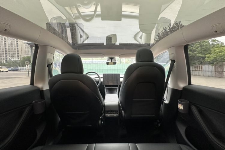 Used Tesla Model Y 2021 Long-Range All-Wheel-Drive Version 3D7 Headliner
