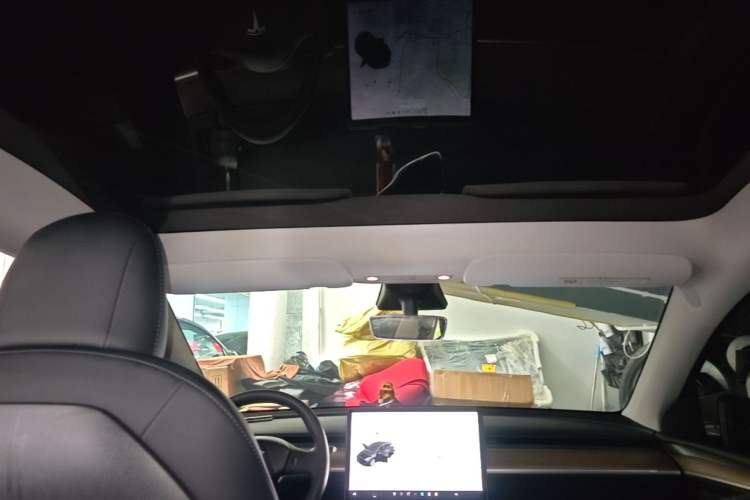 Used Tesla Model Y 2021 Standard Range Rear-Wheel Drive Version Headliner