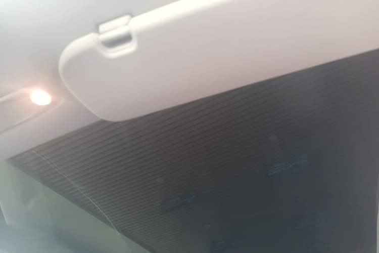 Used Tesla Model Y 2021 Standard Range Rear-Wheel Drive Version Headliner