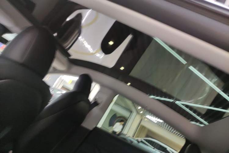 Used Tesla Model Y 2021 Long-Range All-Wheel-Drive Version 3D7 Headliner