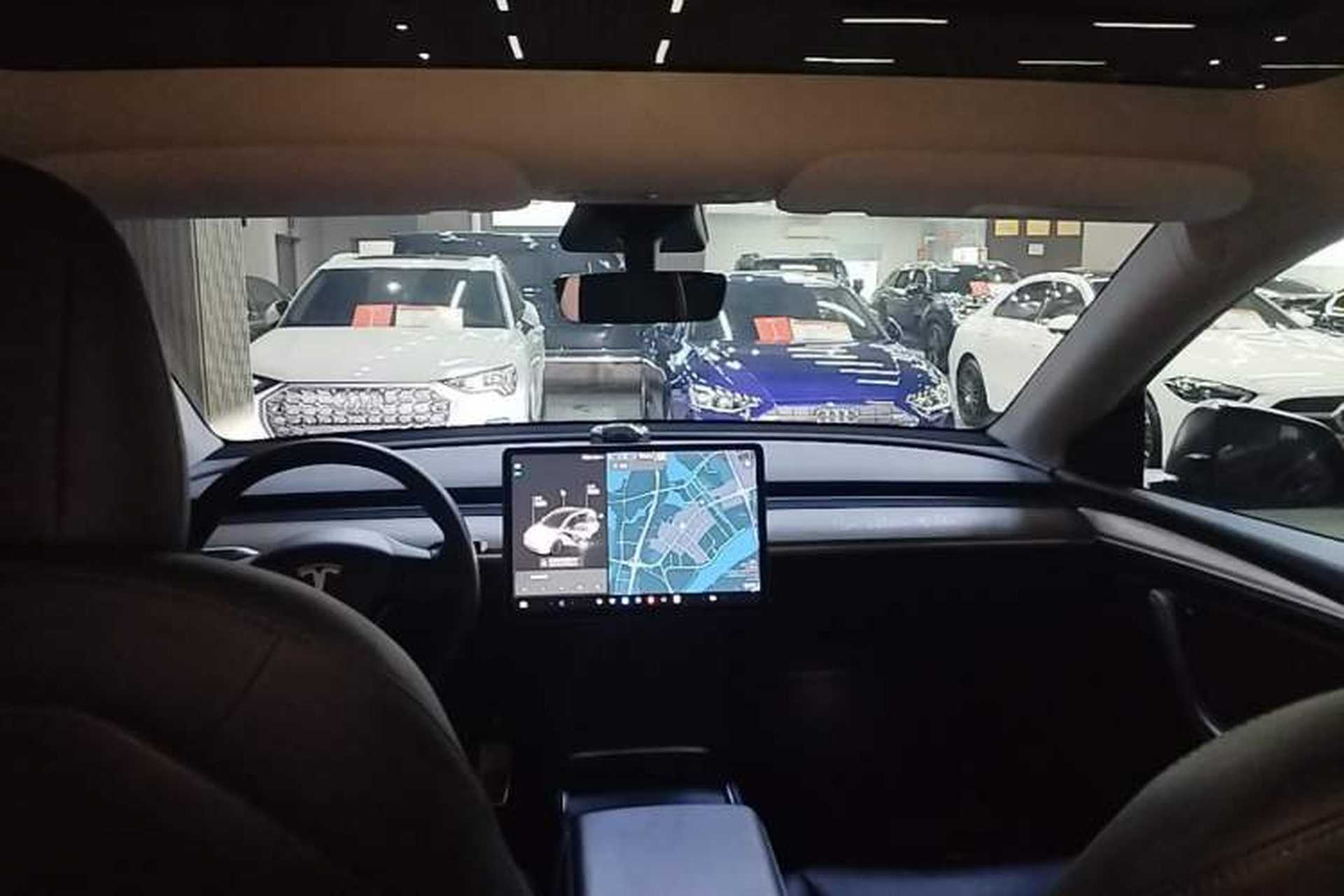 Used Tesla Model Y 2021 Standard Range Rear-Wheel Drive Version Headliner