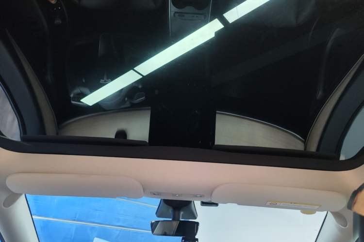Used Tesla Model Y 2021 Long-Range All-Wheel-Drive Version 3D7 Headliner