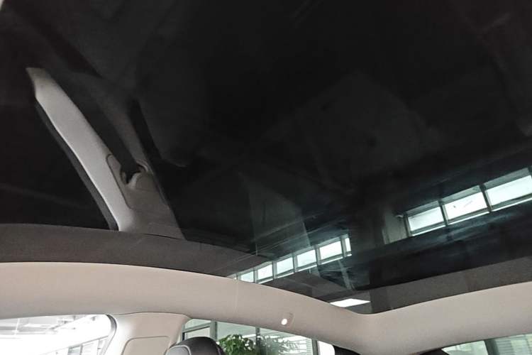Used Tesla Model Y 2021 Revised Version 2 Long-Range All-Wheel-Drive Edition Headliner
