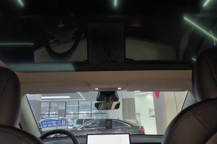 Used Tesla Model Y 2021 Standard Range Rear-Wheel Drive Version Headliner