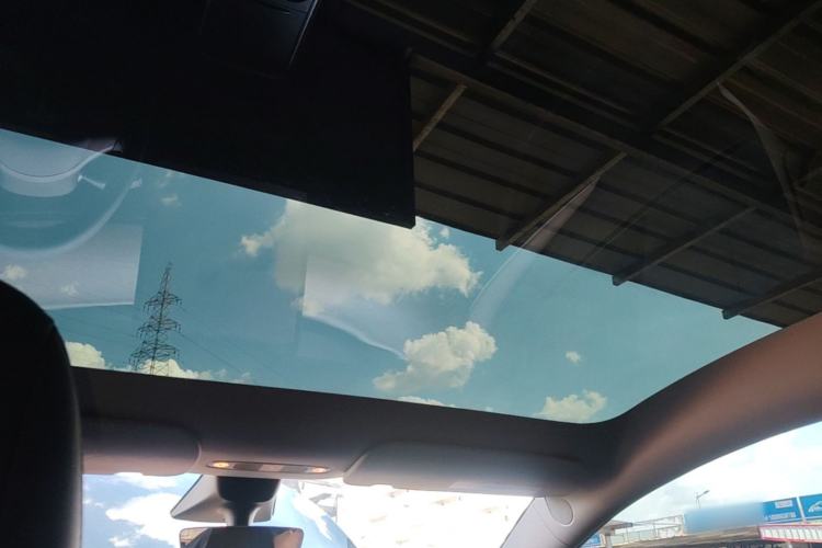 Used Tesla Model Y 2021 Revised Version 2 Long-Range All-Wheel-Drive Edition Headliner