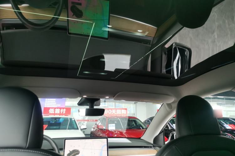 Used Tesla Model Y 2021 Standard Range Rear-Wheel Drive Version Headliner