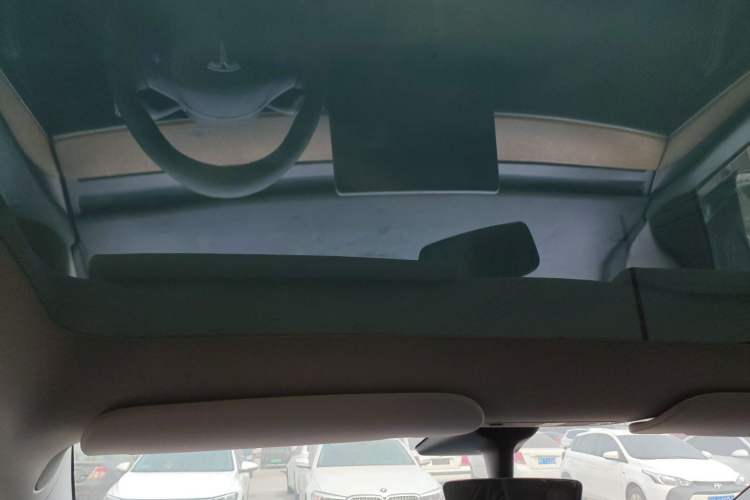 Used Tesla Model Y 2021 Standard Range Rear-Wheel Drive Version Headliner