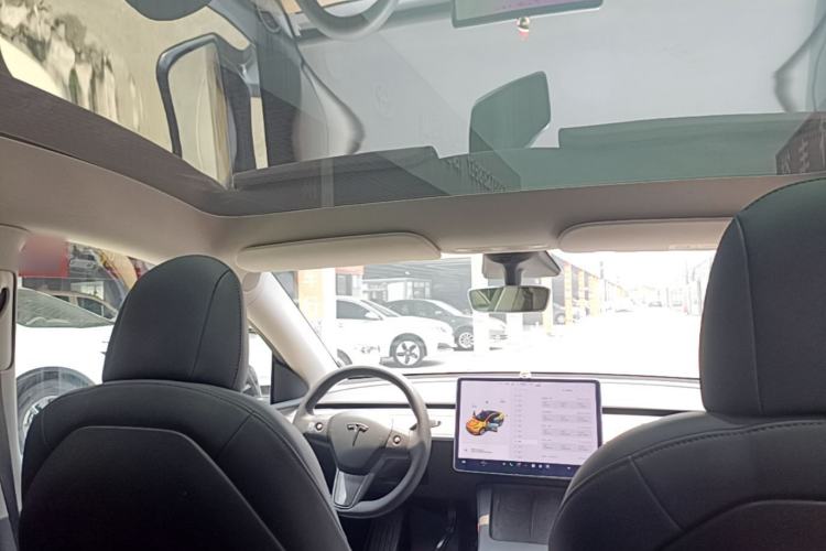 Used Tesla Model Y 2021 Long-Range All-Wheel-Drive Version 3D7 Headliner