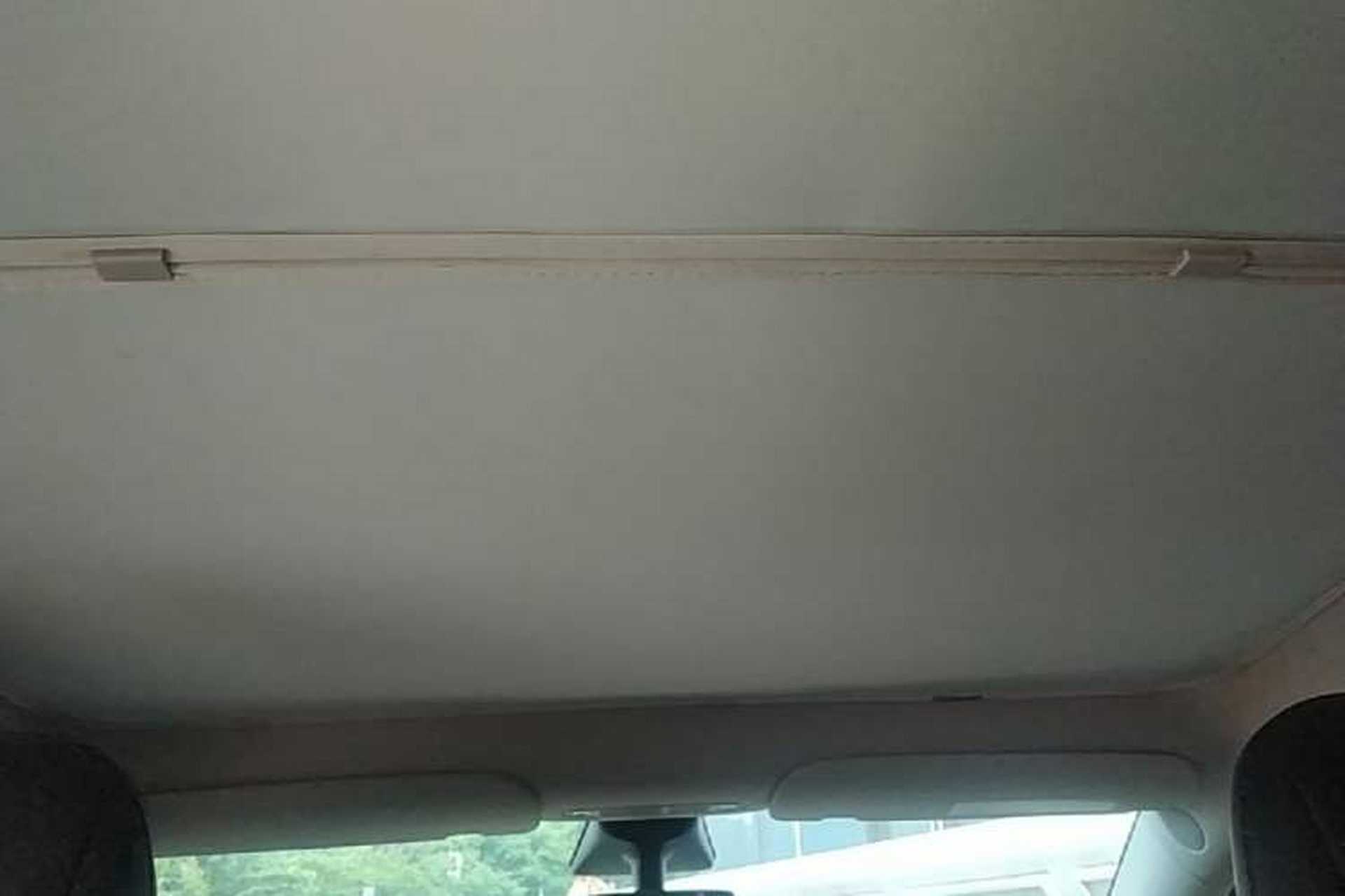 Used Tesla Model Y 2021 Standard Range Rear-Wheel Drive Version Headliner