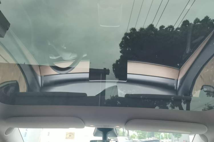 Used Tesla Model Y 2021 Long-Range All-Wheel-Drive Version 3D7 Headliner