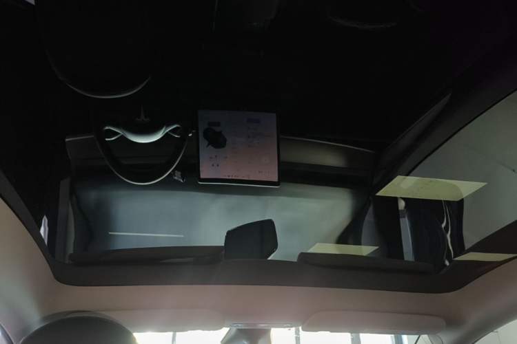 Used Tesla Model Y 2021 Long-Range All-Wheel-Drive Version 3D7 Headliner