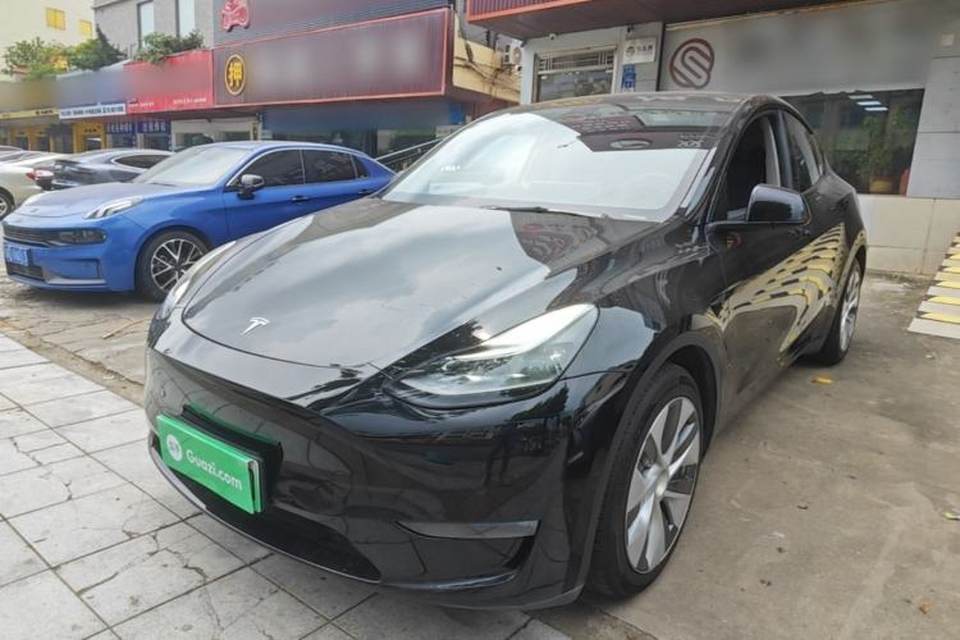Tesla Model Y 2021