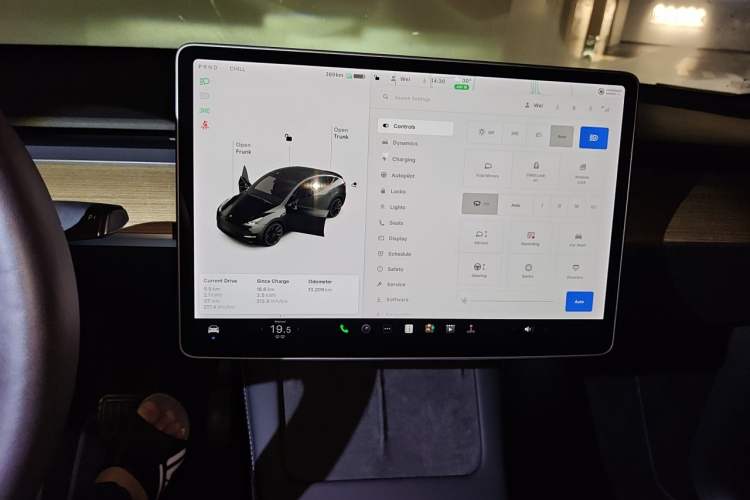 Used Tesla Model Y 2021 Long-Range All-Wheel-Drive Version 3D7 Instrument Cluster