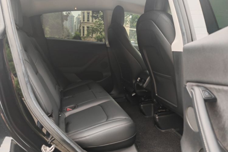 Used Tesla Model Y 2021 Standard Range Rear-Wheel Drive Version Interior 1