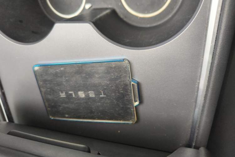 Used Tesla Model Y 2021 Long-Range All-Wheel-Drive Version 3D7 Interior 1