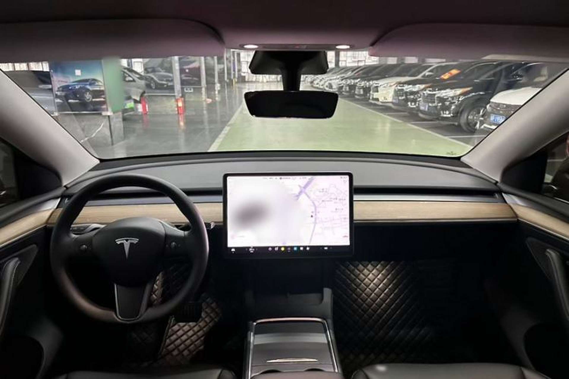 Used Tesla Model Y 2021 Long-Range All-Wheel-Drive Version 3D7 Interior 1