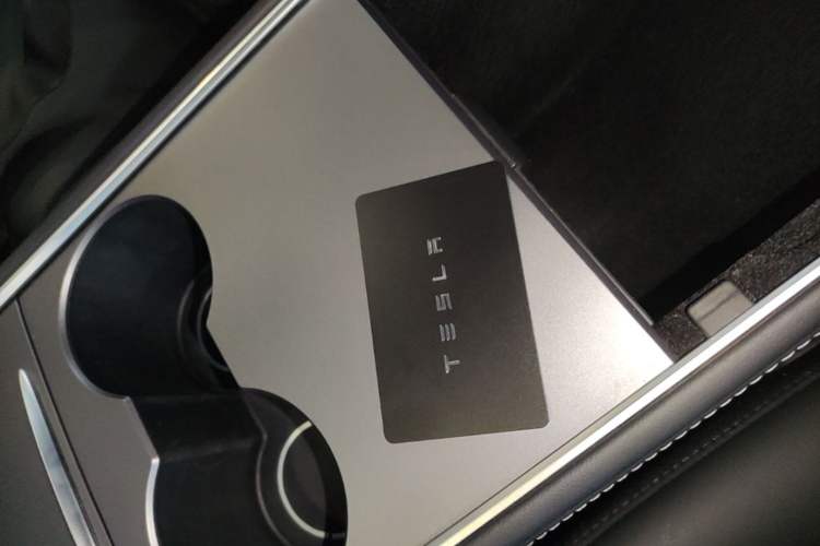 Used Tesla Model Y 2021 Long-Range All-Wheel-Drive Version 3D7 Interior 1