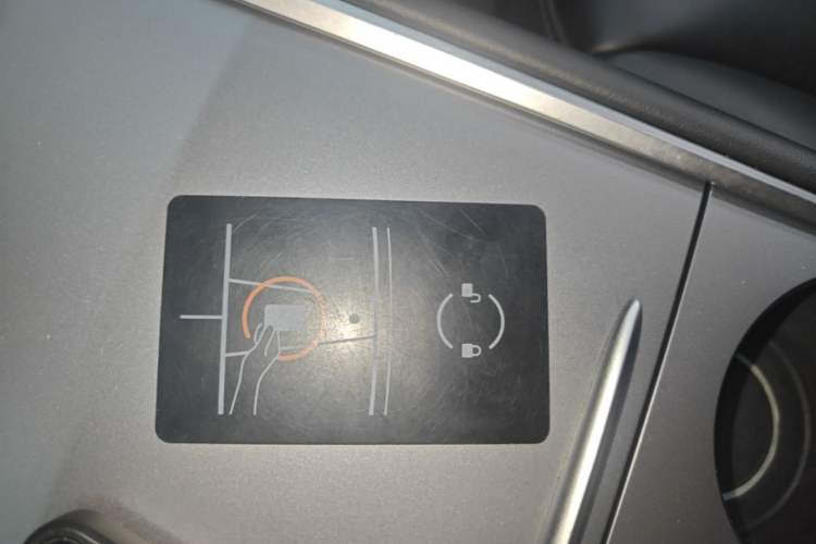 Used Tesla Model Y 2021 Standard Range Rear-Wheel Drive Version Interior 1